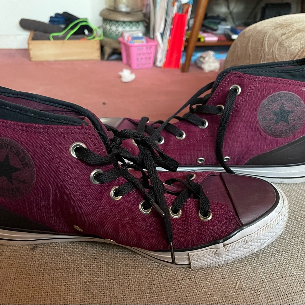 Converse Women's Maroon High-Top Sneakers